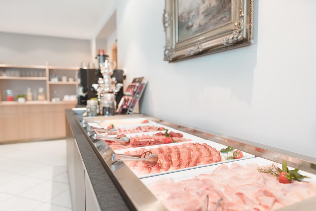 Hotel Tiefenbrunn Gardensuites & Breakfast ラナ エクステリア 写真
