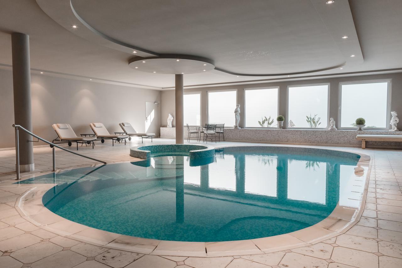 Hotel Tiefenbrunn Gardensuites & Breakfast ラナ エクステリア 写真